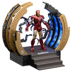 ZD Toys: Marvel Avengers Suit Up Gantry With Iron Man Mark 06 - Action Figure 4 Inch - Bear Hugs