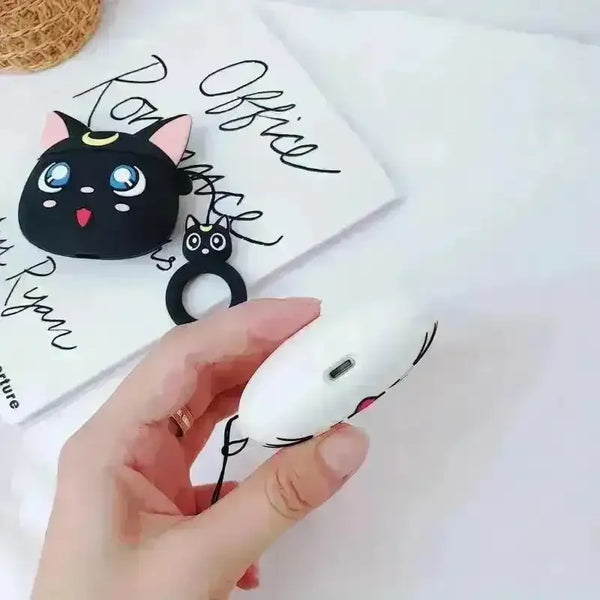 B&W Cat Case (For Airpods) - Bear Hugs