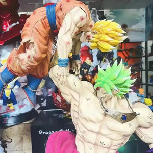 Broly vs Goku Action Figurine (28cm) - Bear Hugs