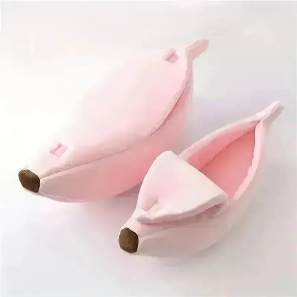 Cozy Banana-Shaped Winter Pet Bed - Bear Hugs