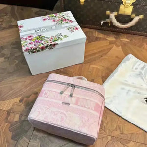 D Luxe Large Size Premium Makeup Bag - Bear Hugs