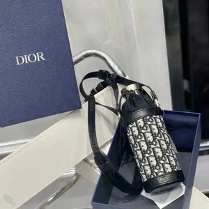 D Luxe Premium Crossbody Cover Bottle (500 ml) - Bear Hugs