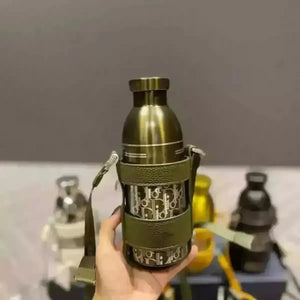 D Luxe Premium Designer Lanyard Bottle (500 ml) - Bear Hugs