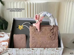 D Luxe Premium Diana Handbag - Bear Hugs
