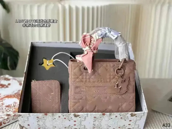 D Luxe Premium Diana Handbag - Bear Hugs