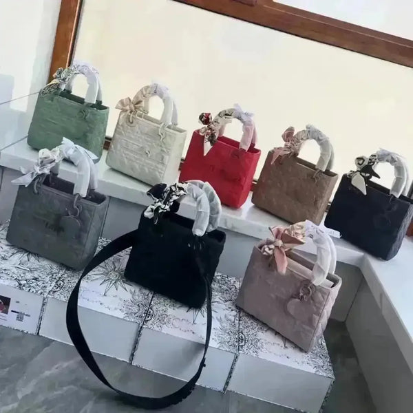 D Luxe Premium Diana Handbag - Bear Hugs