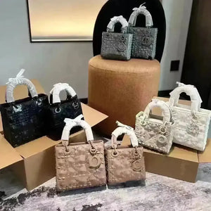 D Luxe Premium Diana Handbag - Bear Hugs