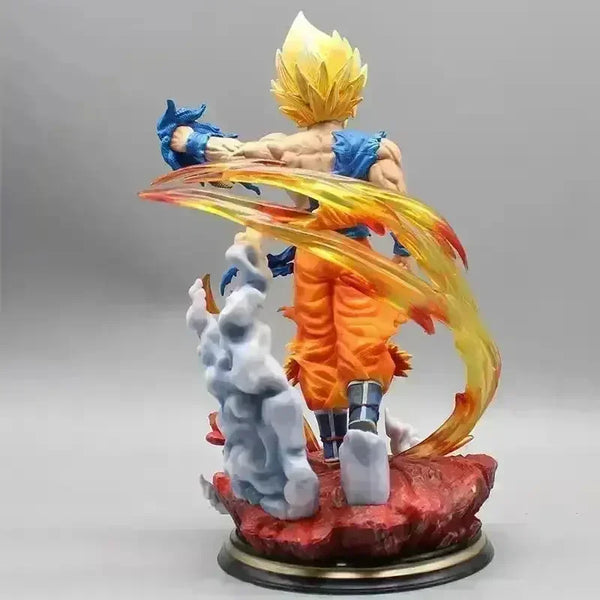 Dragon Ball Z Super Saiyan Son Goku Action Figurine (27 cm) - Bear Hugs