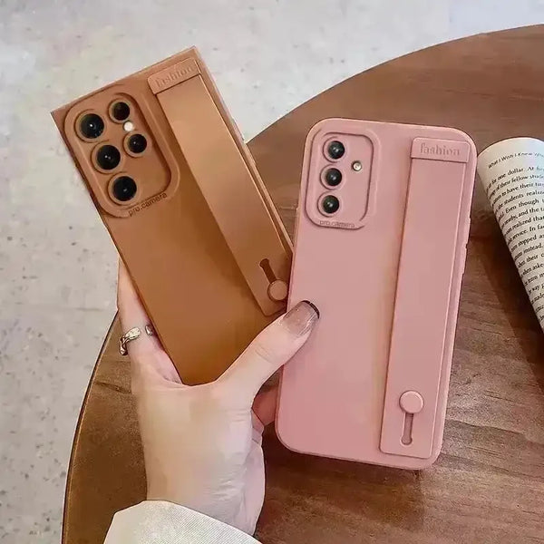 Dynamic Hand Band Silicone Case (For Samsung) - Bear Hugs