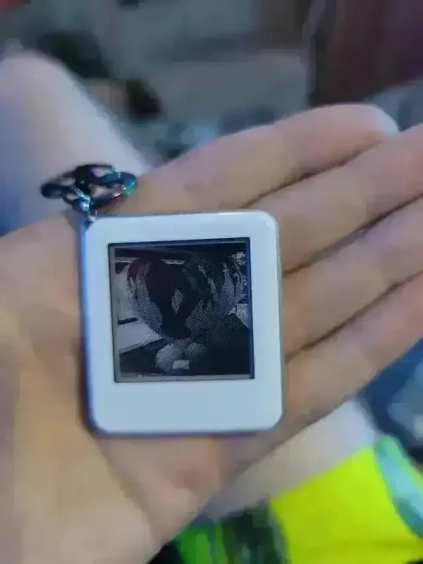 E-Ink Mini Screen Personalised Pendant - Bear Hugs