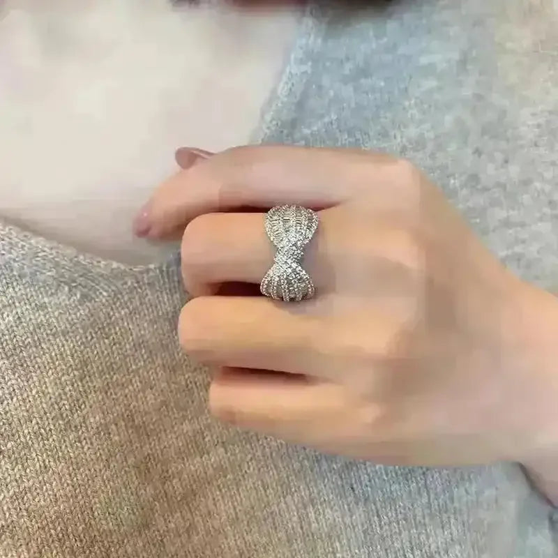 Exquisite Bow Zirconia Ring - Bear Hugs
