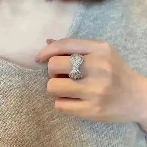 Exquisite Bow Zirconia Ring - Bear Hugs