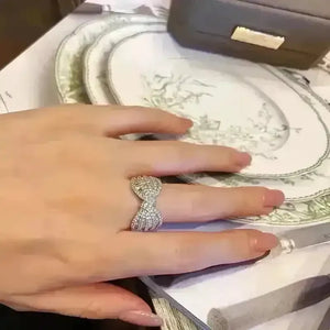 Exquisite Bow Zirconia Ring - Bear Hugs