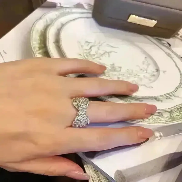 Exquisite Bow Zirconia Ring - Bear Hugs
