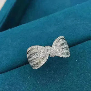 Exquisite Bow Zirconia Ring - Bear Hugs