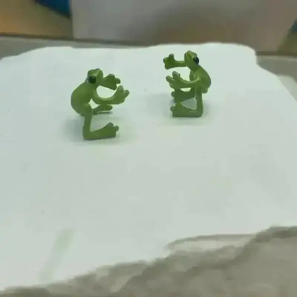 Green Frog Shaped Ear Clip - Bear Hugs