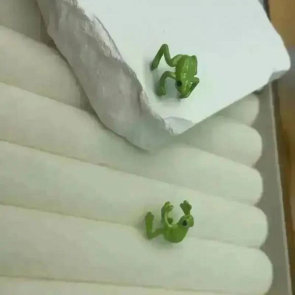 Green Frog Shaped Ear Clip - Bear Hugs