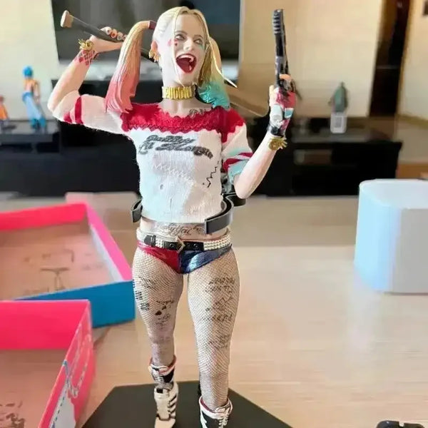 Harley Quinn Action Figure (35 cm) - Bear Hugs