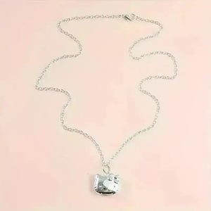 Hello Kitty Opening Can Pendant - Bear Hugs