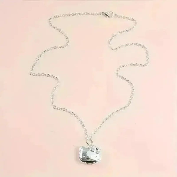 Hello Kitty Opening Can Pendant - Bear Hugs