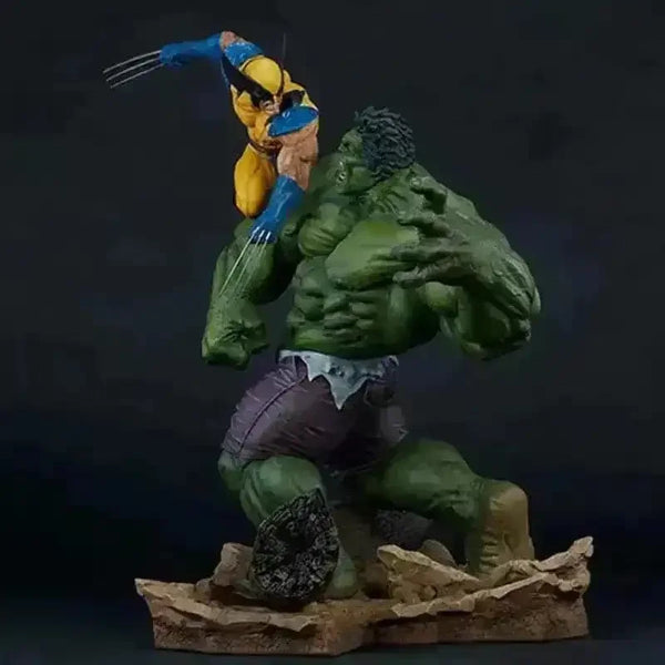 Hulk vs Wolverine Battle Scene Action Figure (36 cm) - Bear Hugs