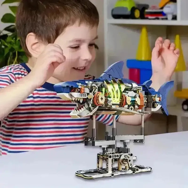 Jaw-some Shark Building Set (687 Pcs) - Bear Hugs