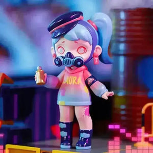 Laura Fashion Trendsetter Series Figurine - Bear Hugs