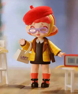 Laura Fashion Trendsetter Series Figurine - Bear Hugs
