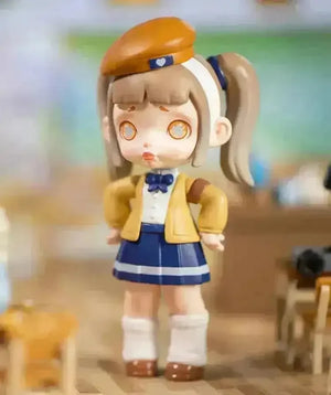 Laura Fashion Trendsetter Series Figurine - Bear Hugs