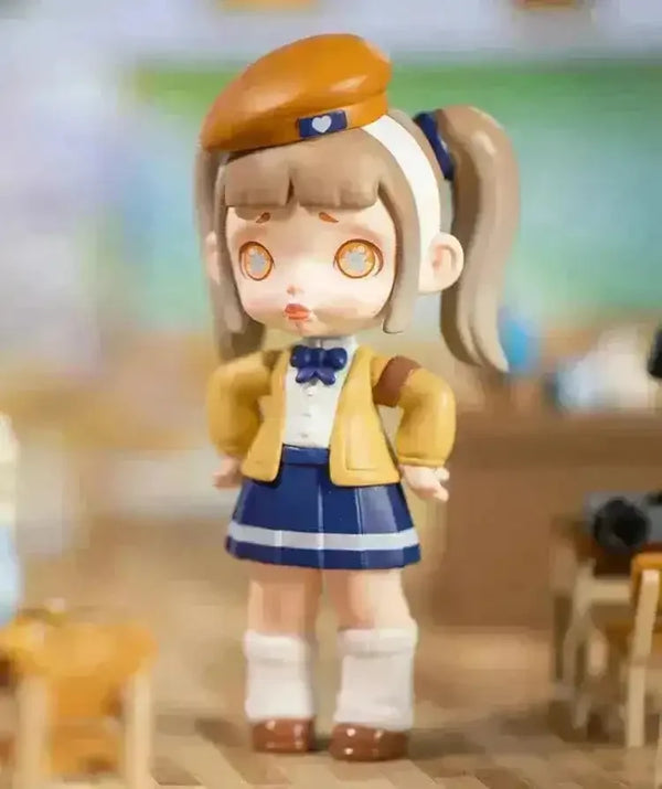 Laura Fashion Trendsetter Series Figurine - Bear Hugs