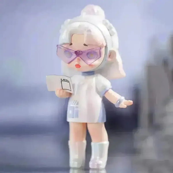 Laura Fashion Trendsetter Series Figurine - Bear Hugs