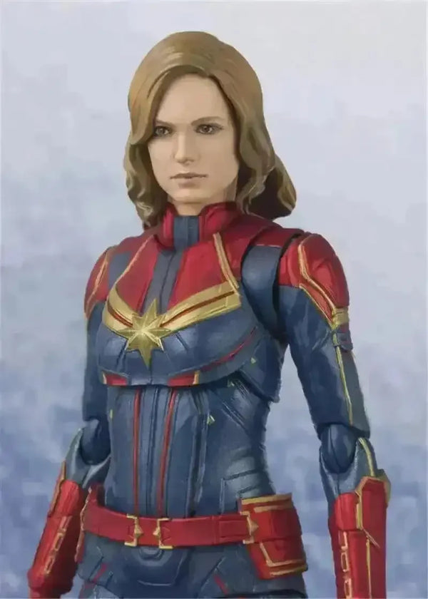 Legends Series Captain Marvel Action Figure (15 cm) - Bear Hugs