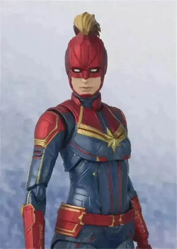 Legends Series Captain Marvel Action Figure (15 cm) - Bear Hugs