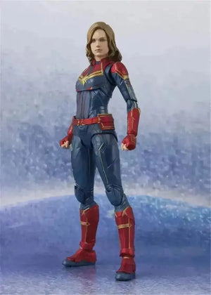 Legends Series Captain Marvel Action Figure (15 cm) - Bear Hugs