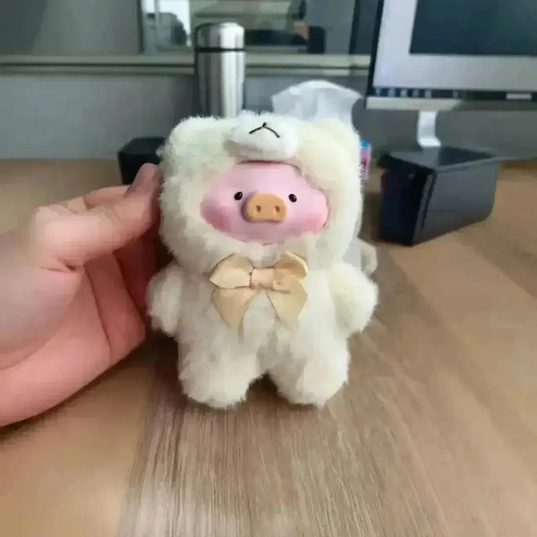 Lulu Pig Pendant Blind Box - Bear Hugs