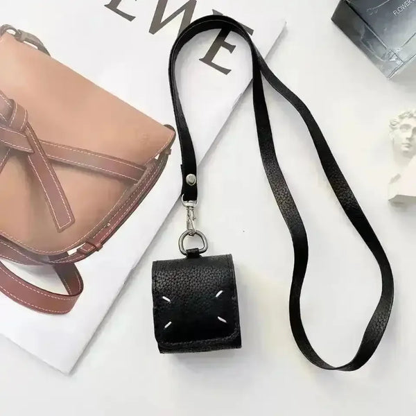 Maison Margiela Minimalist Case (For Airpods) - Bear Hugs