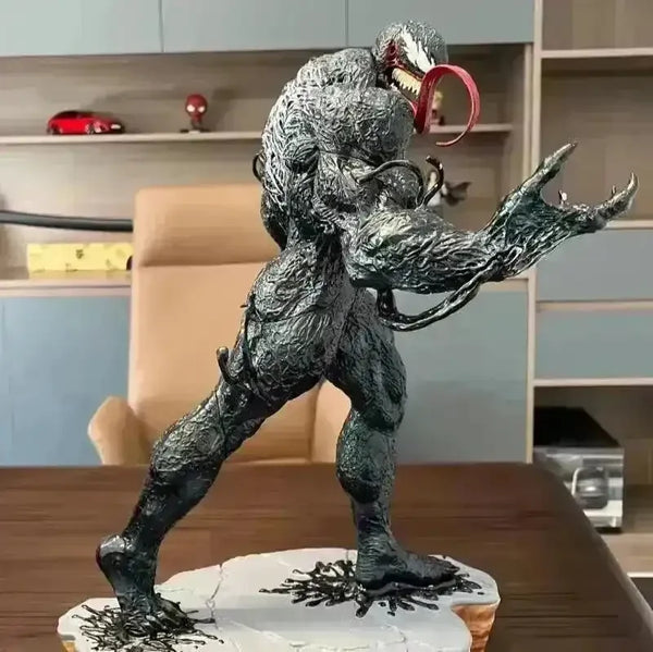 Marvel Venom Action Figurine (30 cm) - Bear Hugs