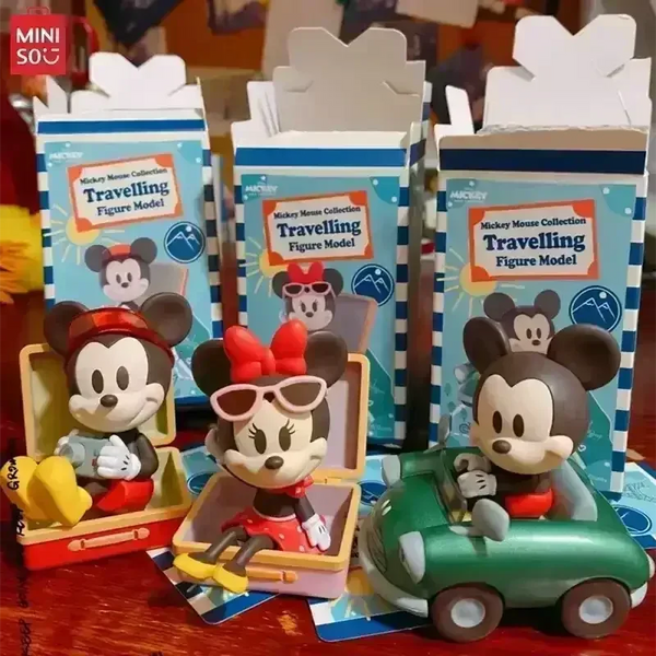 MINISO Disney Series Travel Themed Blind Box - Bear Hugs