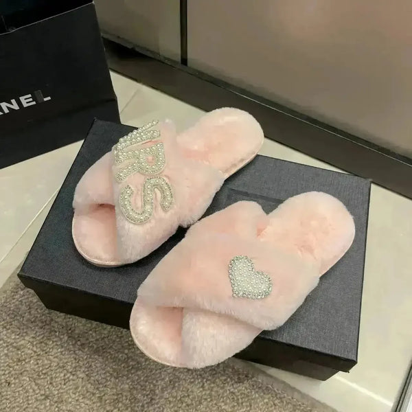 Mrs. Heart Fashionable Warm Sandals - Bear Hugs