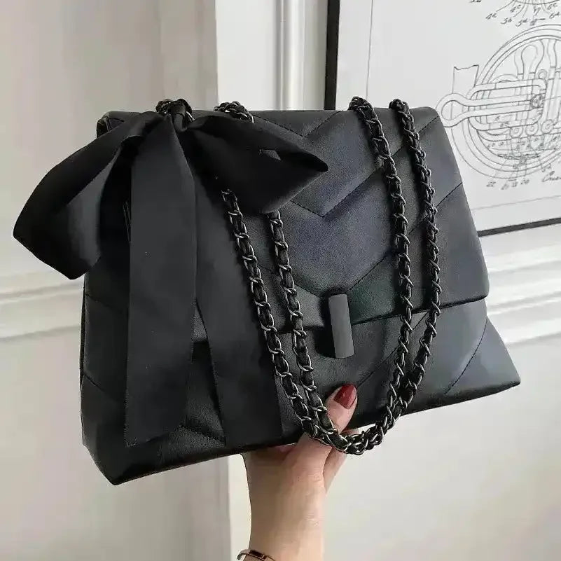 Murong Edgy Tote Bag - Bear Hugs