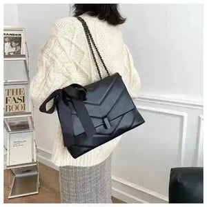 Murong Edgy Tote Bag - Bear Hugs