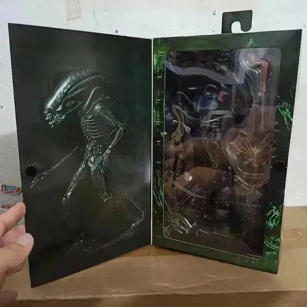 NECA Alien 40th Anniversary Ultimate Big Chap Figure (22 cm) - Bear Hugs