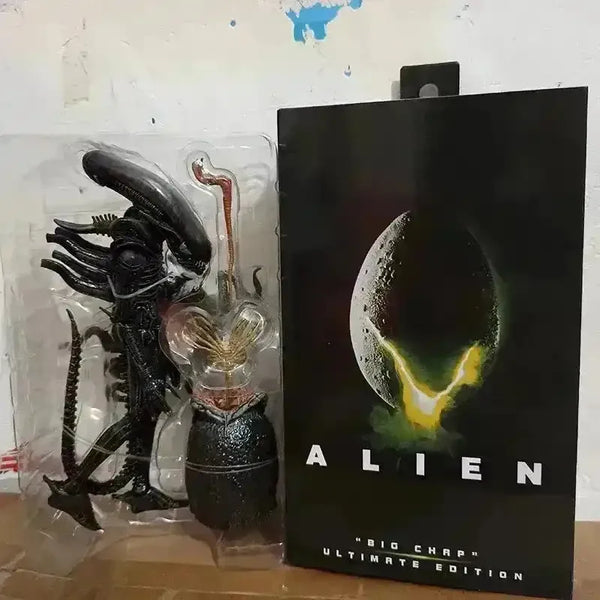 NECA Alien 40th Anniversary Ultimate Big Chap Figure (22 cm) - Bear Hugs