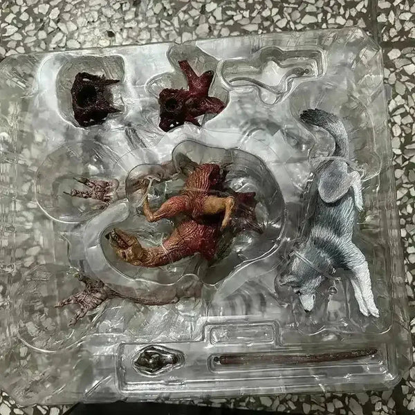 NECA Feral Predator Action Figure and Ultimate Dog From Thing - Bear Hugs