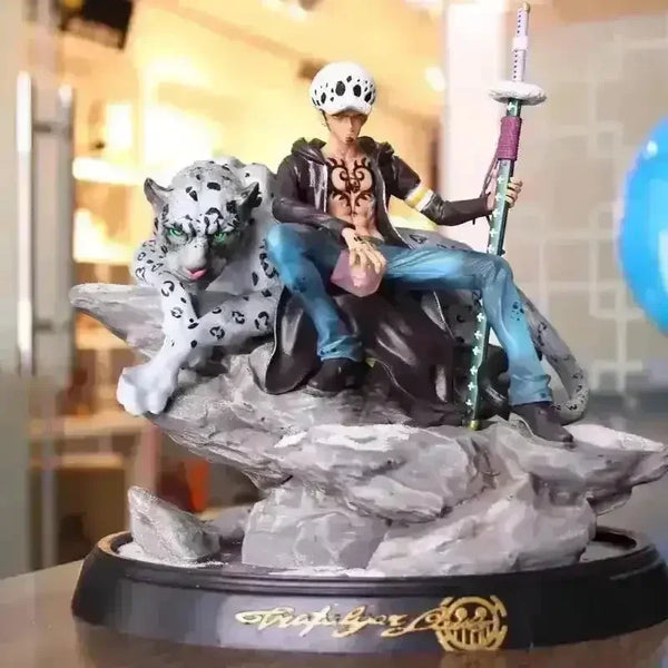 One Piece Trafalgar Law Snow Leopard Figurine (27 cm) - Bear Hugs