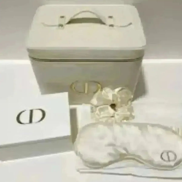 Premium D Luxe White and Gold Vanity Kit - Bear Hugs