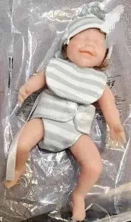 Realistic Mini Silicon Baby Doll (15 cm) - Bear Hugs