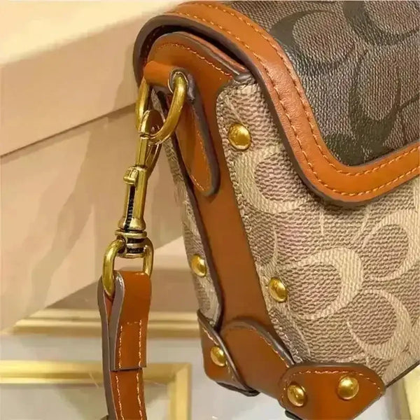 Redkiss Horse Drawn Handbag - Bear Hugs