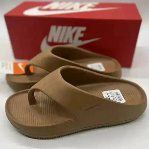 Right Tick FeatherStride Slippers - Bear Hugs