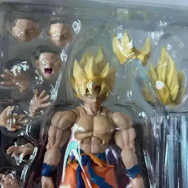 S.H.Figuarts Dragon Ball Z War-Damaged Goku Action Figure (18 cm) - Bear Hugs